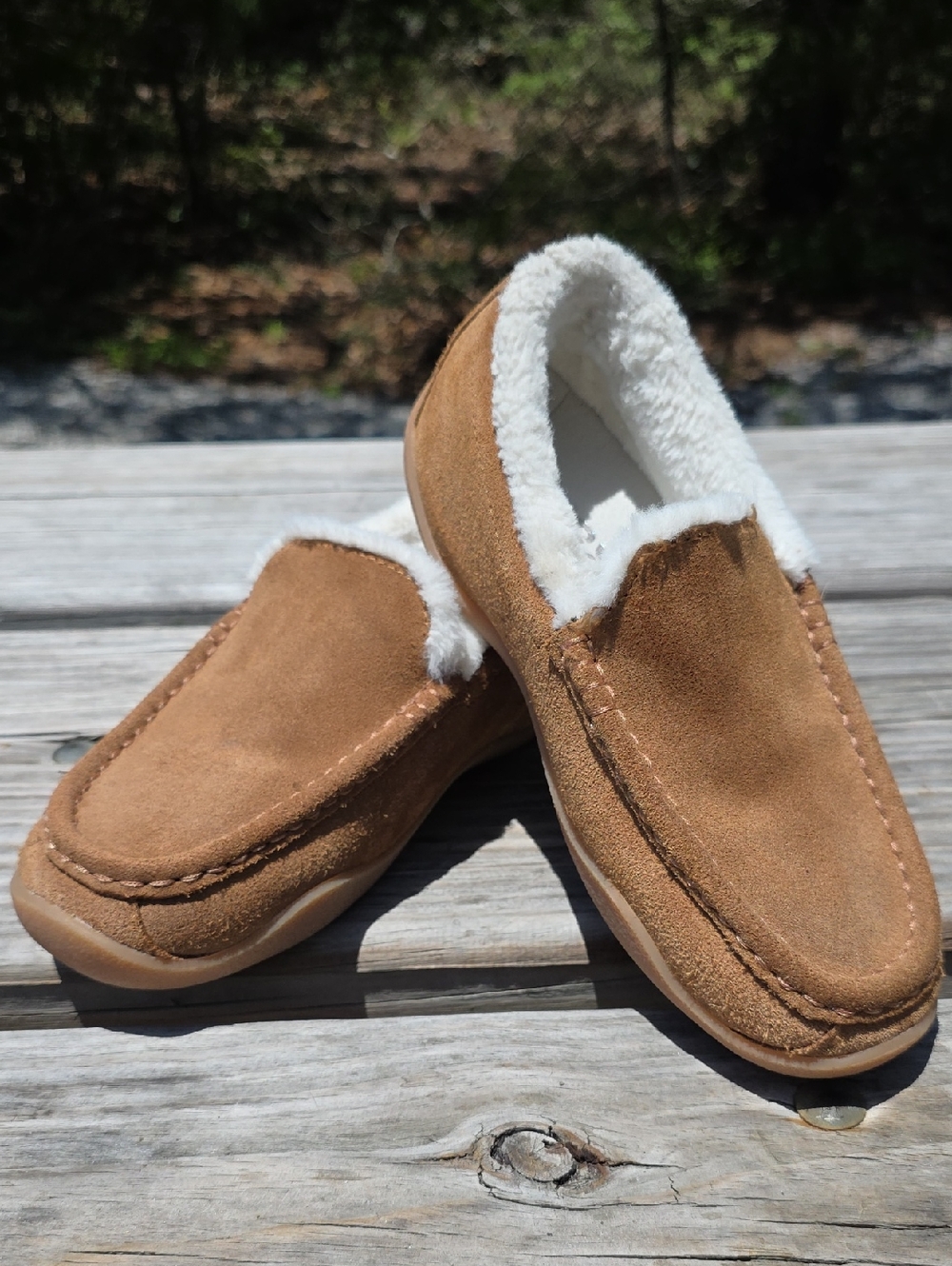 KUDU LOFT Suede Moccasin Slippers in Chestnut-Gum Womens 7/  Mens 5.5
